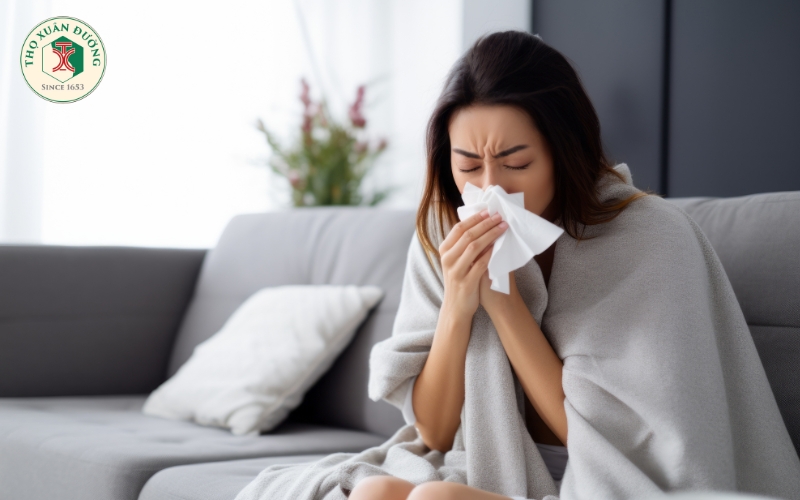 Các triệu chứng của cảm lạnh thông thường và cúm